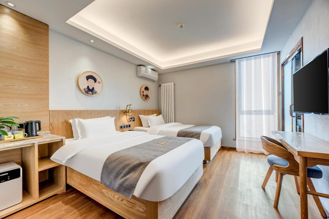 Happy Dragon Saga Hotel With Terrace-- Free Wifi Unlimited For Westen Software And Fluent English Speaking,Tourist Ticket Service&Food Recommendation,Near Tian'Anmen Forbidden City,Wangfujing Walking Street,Easy To Get Any Tour Sights By Metro Peking Exteriör bild