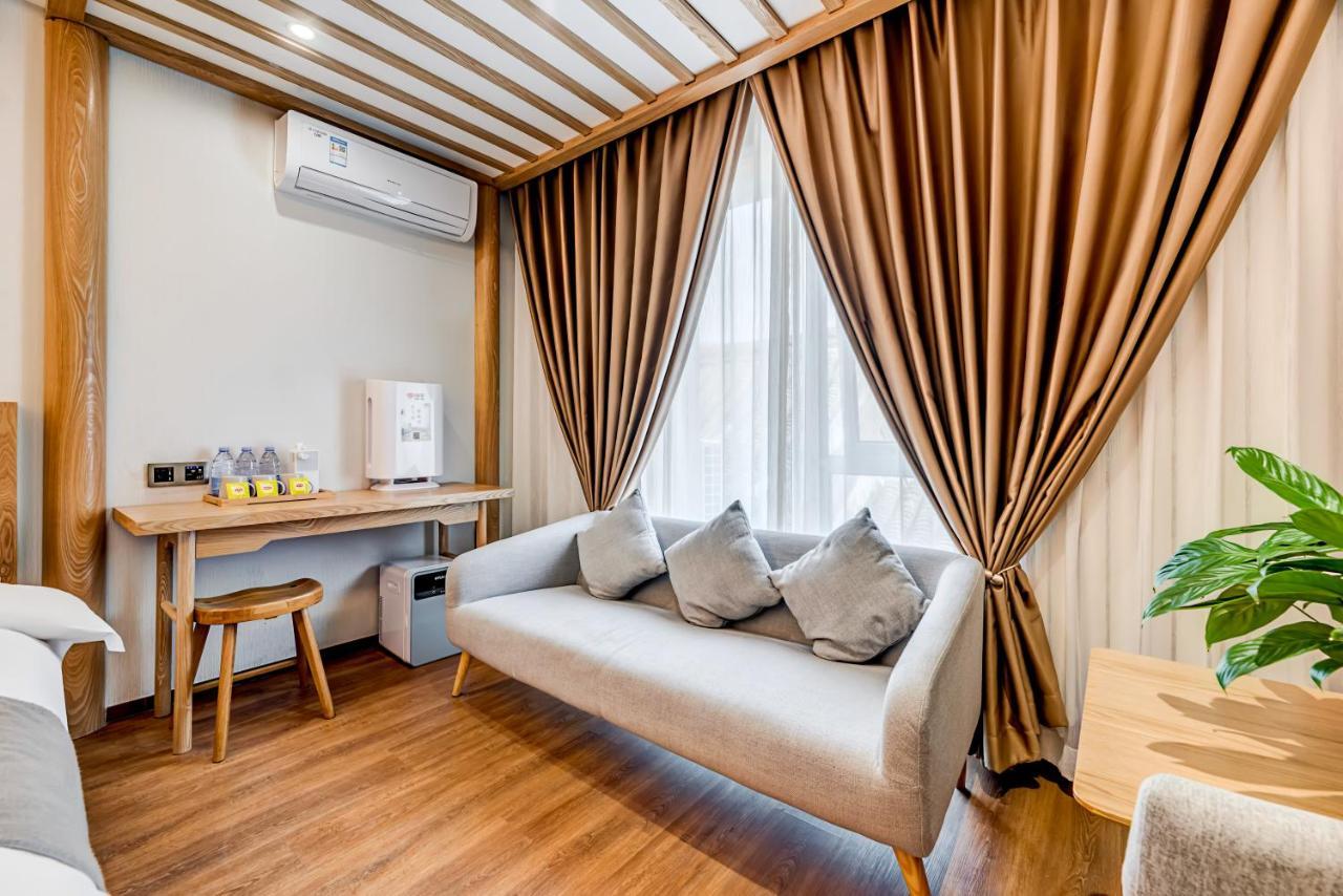 Happy Dragon Saga Hotel With Terrace-- Free Wifi Unlimited For Westen Software And Fluent English Speaking,Tourist Ticket Service&Food Recommendation,Near Tian'Anmen Forbidden City,Wangfujing Walking Street,Easy To Get Any Tour Sights By Metro Peking Exteriör bild