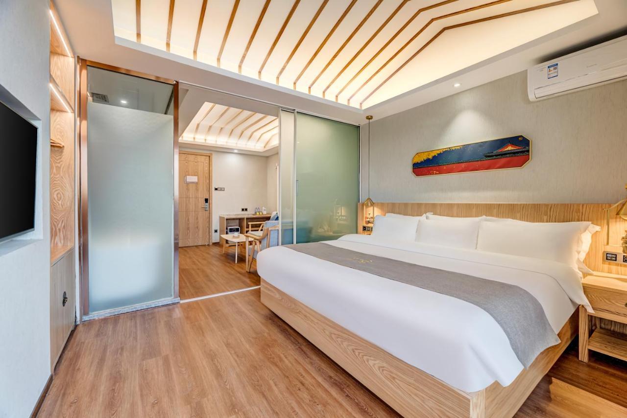Happy Dragon Saga Hotel With Terrace-- Free Wifi Unlimited For Westen Software And Fluent English Speaking,Tourist Ticket Service&Food Recommendation,Near Tian'Anmen Forbidden City,Wangfujing Walking Street,Easy To Get Any Tour Sights By Metro Peking Exteriör bild