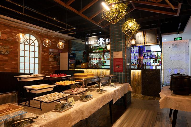Happy Dragon Saga Hotel With Terrace-- Free Wifi Unlimited For Westen Software And Fluent English Speaking,Tourist Ticket Service&Food Recommendation,Near Tian'Anmen Forbidden City,Wangfujing Walking Street,Easy To Get Any Tour Sights By Metro Peking Exteriör bild