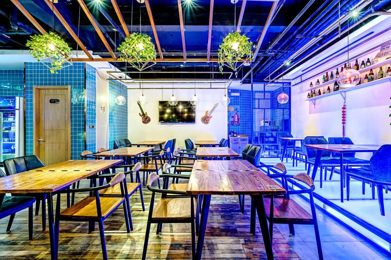 Happy Dragon Saga Hotel With Terrace-- Free Wifi Unlimited For Westen Software And Fluent English Speaking,Tourist Ticket Service&Food Recommendation,Near Tian'Anmen Forbidden City,Wangfujing Walking Street,Easy To Get Any Tour Sights By Metro Peking Exteriör bild