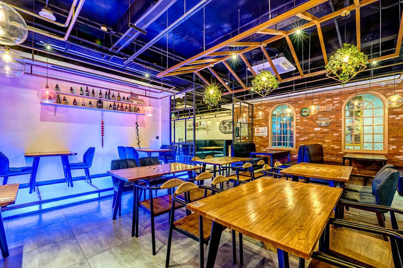 Happy Dragon Saga Hotel With Terrace-- Free Wifi Unlimited For Westen Software And Fluent English Speaking,Tourist Ticket Service&Food Recommendation,Near Tian'Anmen Forbidden City,Wangfujing Walking Street,Easy To Get Any Tour Sights By Metro Peking Exteriör bild
